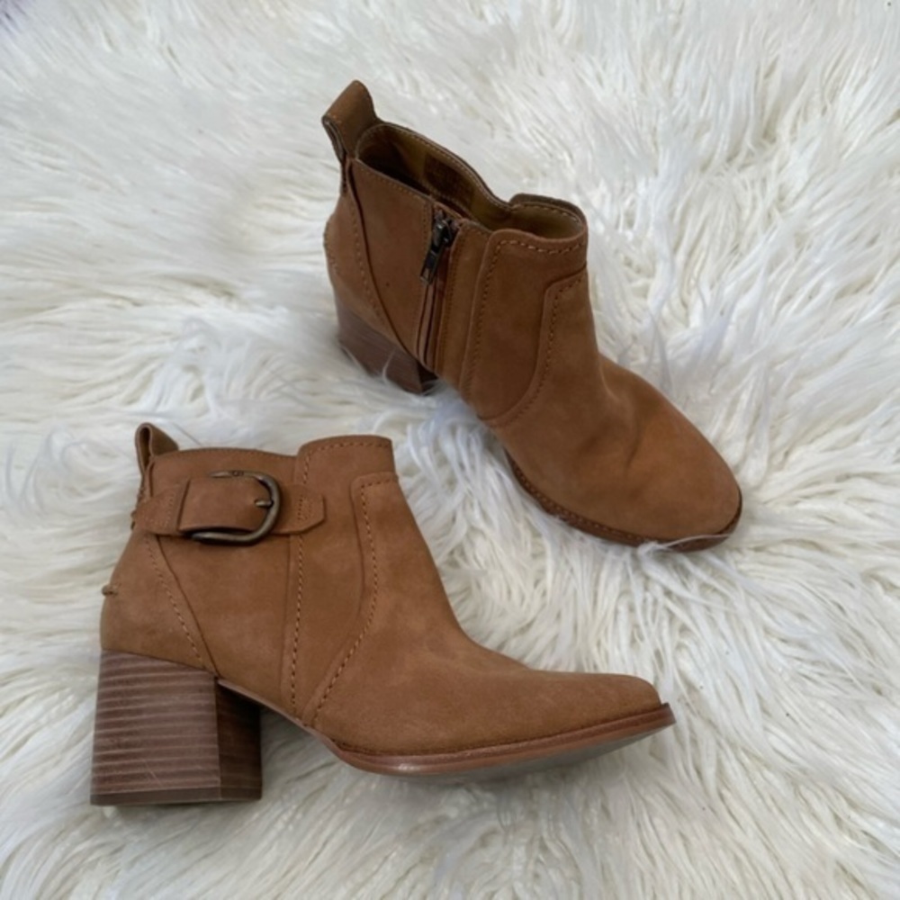 UGG Leahy tan suede leather‎ heeled booties size 9